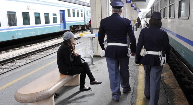 Perugia, furti in stazione e coltelli sul treno