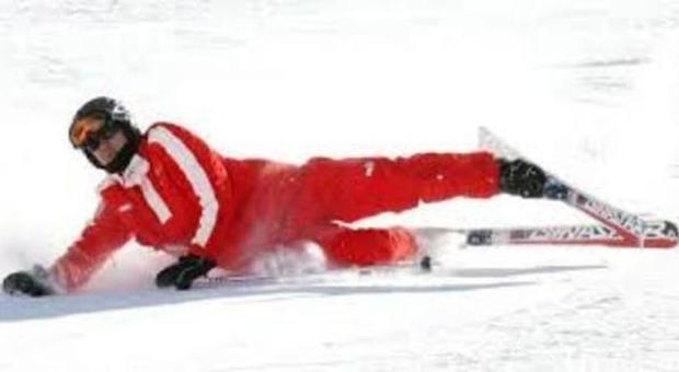 Michael Schumacher durante una una caduta sugli sci