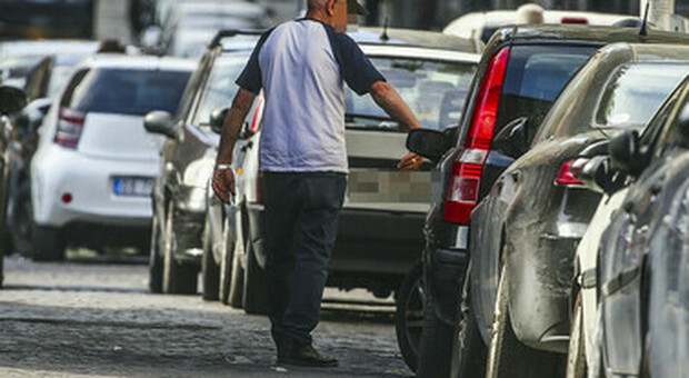 Napoli, controlli a largo raggio: un arresto per droga e parcheggiatori abusivi denunciati