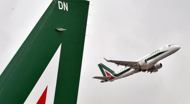 Vendita Alitalia: parte la fase due, un mese per le offerte