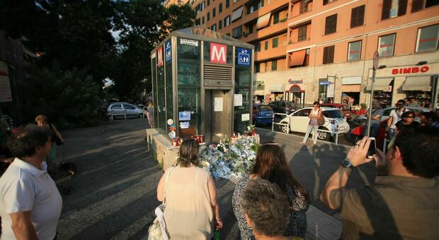 Roma, bimbo morto nell'ascensore della metro: condannato a 2 anni il tecnico Atac che cercò di salvarlo