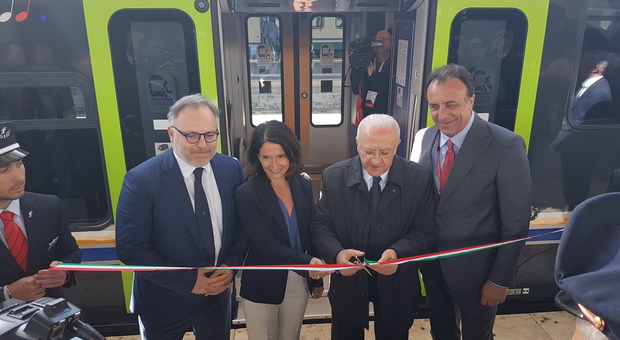 Trasporti in Campania, consegnati altri due treni «Jazz» per i pendolari
