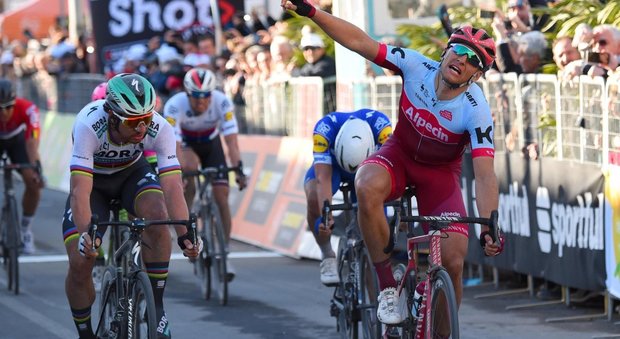 Tirreno-Adriatico, vince Kittel: Kwiatkowski leader. Gaviria infortunato: salta la Sanremo