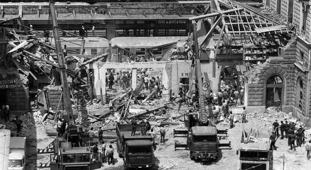 Strage di Bologna, 38 anni fa la bomba alla stazione. Mattarella: «Restano ombre»