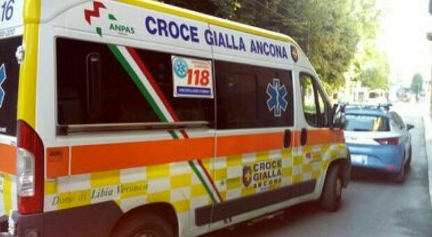 Ragazzo trovato privo di sensi ad Ancona, la corsa della Croce Gialla all'ospedale