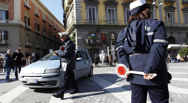 Napoli, niente multe: flop tablet, i vigili urbani restano senza verbali