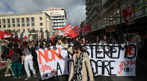 Manifestano gli studenti a Latina e Formia: «Non resteremo a guardare»
