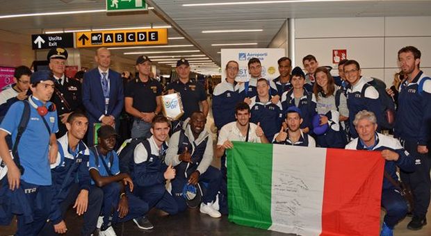 Giochi paralimpici, aeroporto Fiumicino in festa: rientro da campioni per gli azzurri