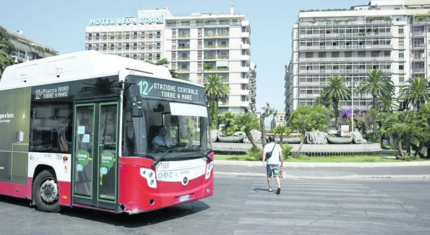 Amtab, 55 autobus in avaria: il weekend “nero” dei trasporti