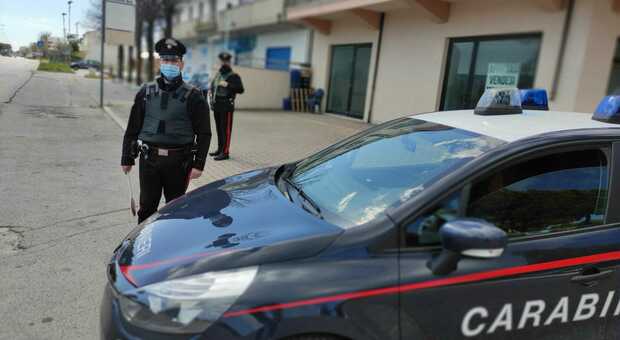 Carabinieri, scatta l'operazione Tolleranza zero: posti di blocco e nuove multe a chi viola il coprifuoco