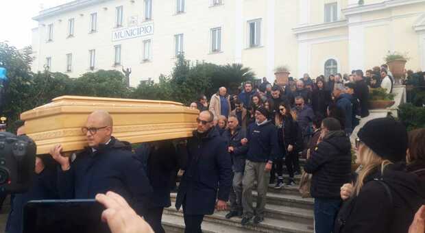 I funerali di Antonella