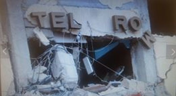 Terremoto, altri tre corpi trovati sotto l'Hotel Roma Ad Amatrice bilancio sale a 224 vittime