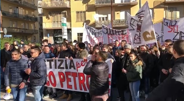 Corteo antiviolenza ad Avellino, cori in piazza contro Gomorra