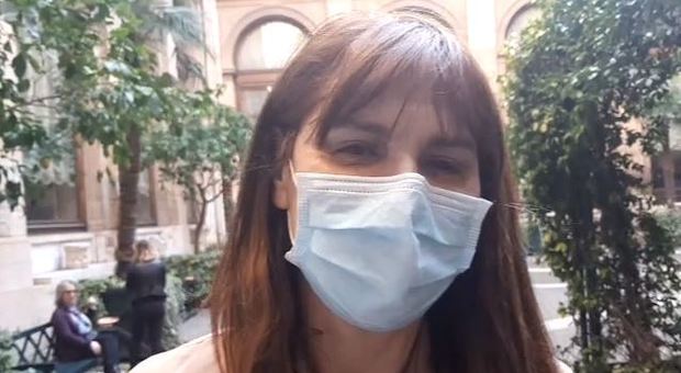Coronavirus, la deputata Baldini alla Camera con la mascherina: «Scelta che consiglio a tutti»