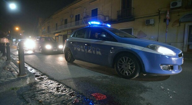 Napoli, controlli anti-droga a Nola: arrestato spacciatore sorpreso in auto con hashish