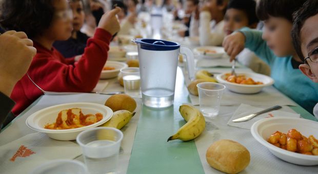 Cous cous nella mensa a scuola, mamme contro il menù multietnico: «I nostri figli restano a digiuno»