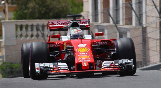 Montecarlo, Vettel vola: è il più veloce nelle libere, Raikkonen sarà penalizzato