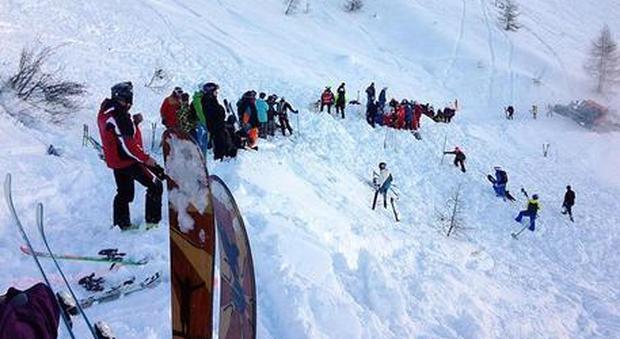 Valanga travolge sciatori in valle Aurina: morto un ragazzo, altri 5 feriti