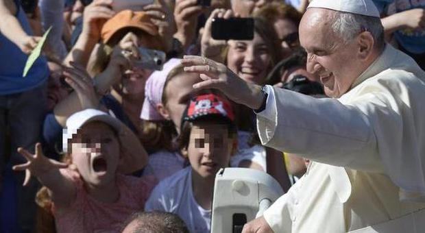 Il papa ai vescovi: sostenere i disoccupati, non cedere al catastrofismo