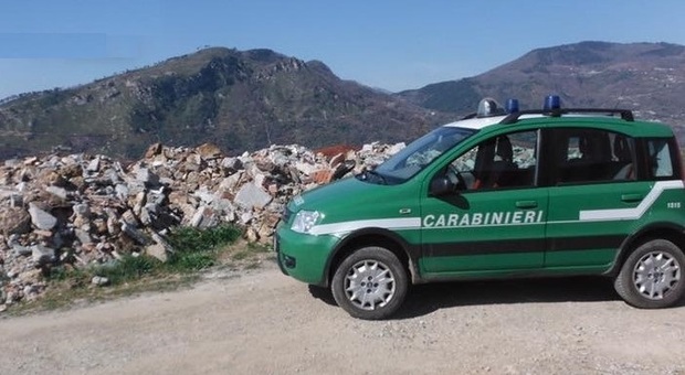 Discariche abusive, i carabinieri multano due aziende a Guidonia