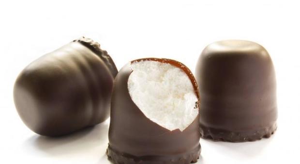 Cioccolatini razzisti? Via i Moretti dai supermercati della Svizzera