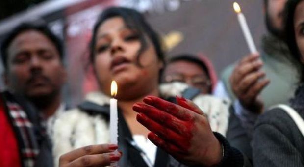 India, 16enne sfida l'autorità del villaggio: stuprata e uccisa