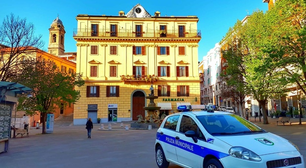 Anziano si sposta da Falconara ad Ancona: fermato dalla polizia locale e multato di 400 euro
