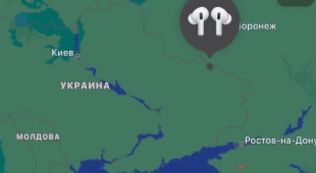 Ucraina, le Airpods rubate aiutano l'intelligence a tracciare gli spostamenti dei russi