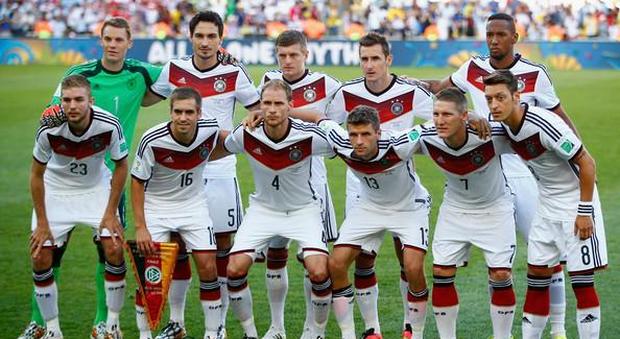Germania in visita da Papa Francesco prima del match contro l'Italia
