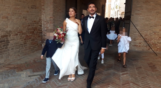Elisabetta Piccolotti e Nicola Fratoianni prima del matrimonio celebrato da Nichi Vendola