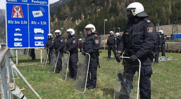 Brennero, il ministro austriaco Sobotka: «Niente barriere finché non sarà necessario»