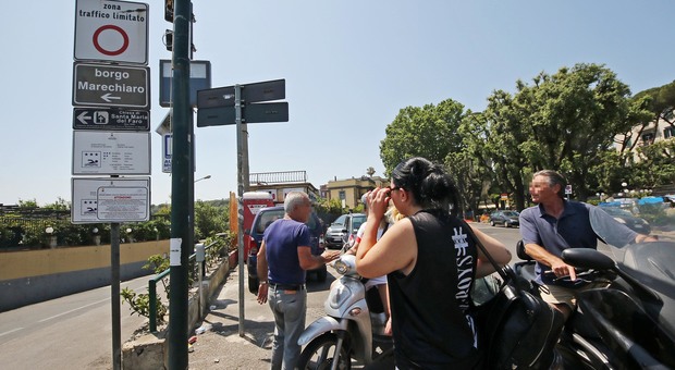 Napoli, niente mezzi a Marechiaro: «Taxi collettivi o sospendere la Ztl»