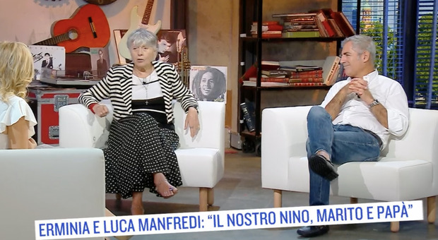 Oggi è un altro giorno, il ricordo di Nino Manfredi con la moglie e il figlio. Sui tradimenti: «Ho accettato tutto di lui»