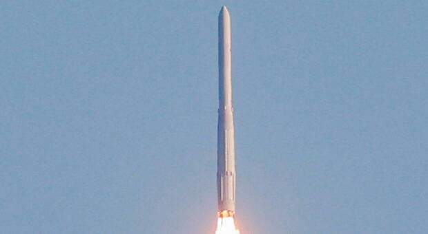 La Corea del Sud lancia il suo primo razzo spaziale: Nuri pesa 200 tonnelate