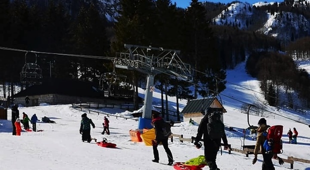 Piancavallo, cade con lo snowboard sulle piste: ferita una donna