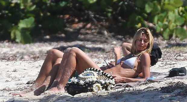 Heidi Klum, passione in spiaggia con il baby fidanzato