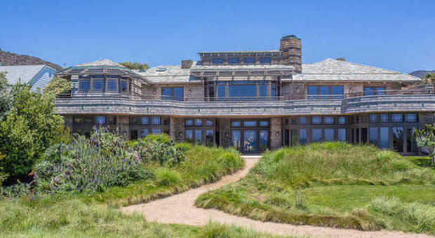 Spielberg vende la sua mega villa di Malibu. Affare da 35 milioni di dollari