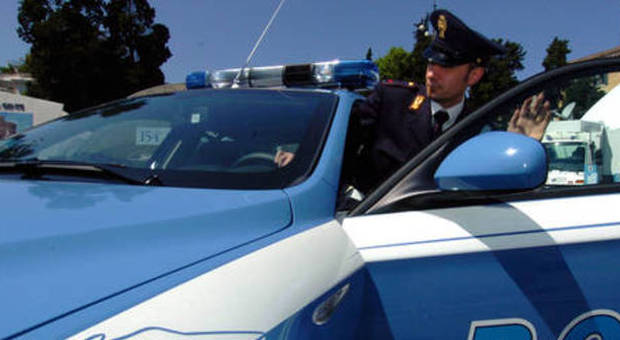 Civitanova, si aggira tra le vetture Topo d'auto bloccato dalla polizia