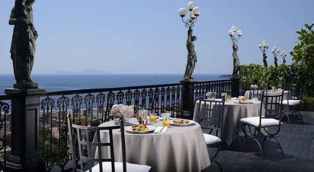 San Valentino al Grand Hotel Parker’s di Napoli, dalla prima colazione al dopocena