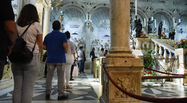 Padova. Nella basilica del Santo ritornano i fedeli: oltre duemila