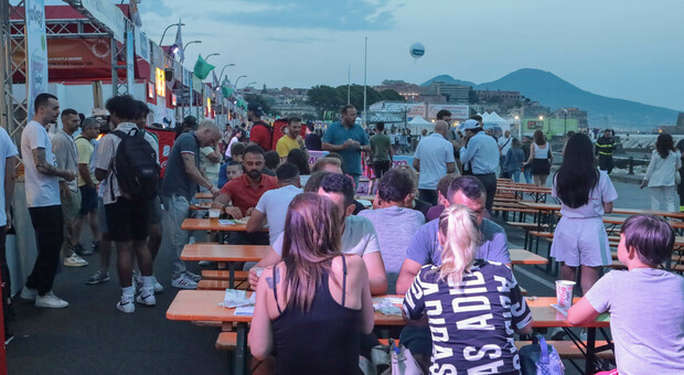 Duello sul Pizza Village, ora Salerno sfida Napoli: «Disponibili a ospitarlo»