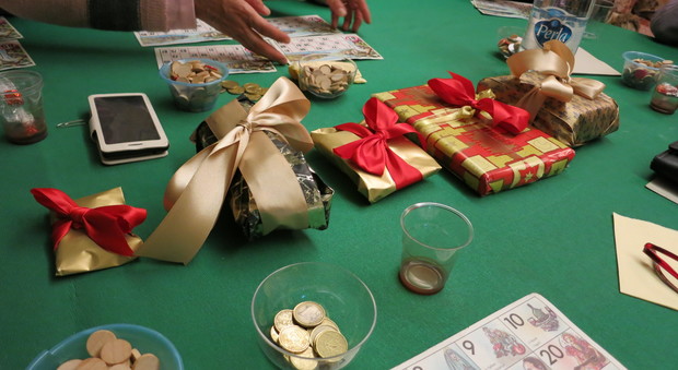 Pesaro, i ladri rubano tutti i regali per la tombola della parrocchia