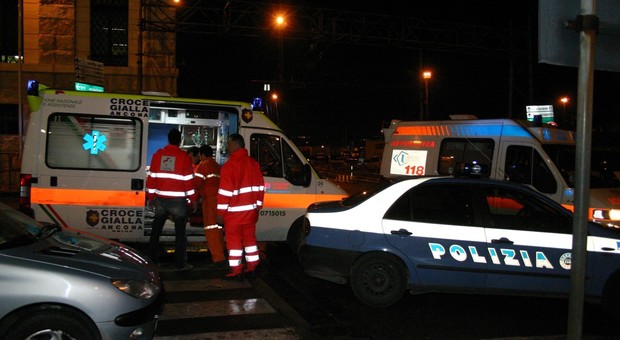 Ancona, incidente in via Matteotti Con l'auto contro un suv in sosta