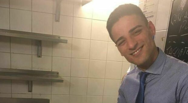 Cameriere italiano precipita dal terrazzo di casa e muore in Francia: Diego aveva 36 anni