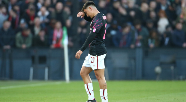 Dybala infortunato, costretto al cambio dopo 24 minuti di Feyenoord-Roma: ecco cosa è successo, entra El Sharaawy