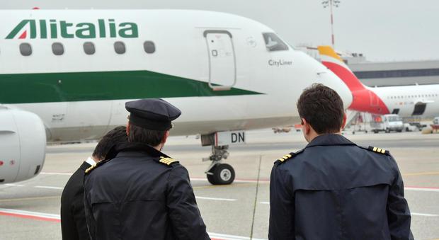 Alitalia si vende a pezzi? EasyJet vuole alcune parti, WizzAir: "Interessati solo al medio-corto raggio"