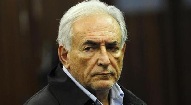 Strauss-Kahn, inizia il processo per sfruttamento della prostituzione: rischia fino a dieci anni di carcere