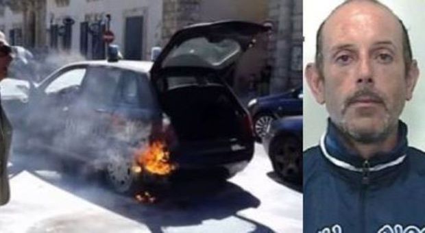 Ferma con una scusa i carabinieri e dà fuoco alla loro auto