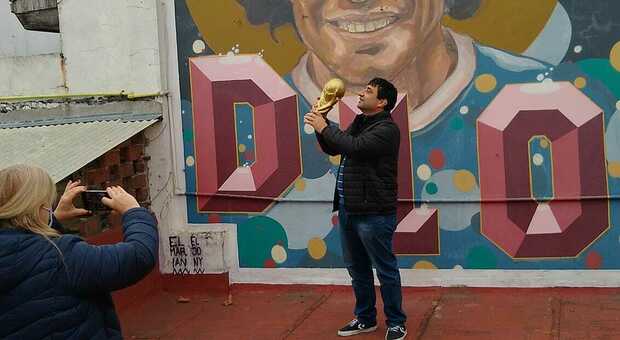 Maradona, un anno fa la morte: messa per Diego a Buenos Aires nella Casa de D10S