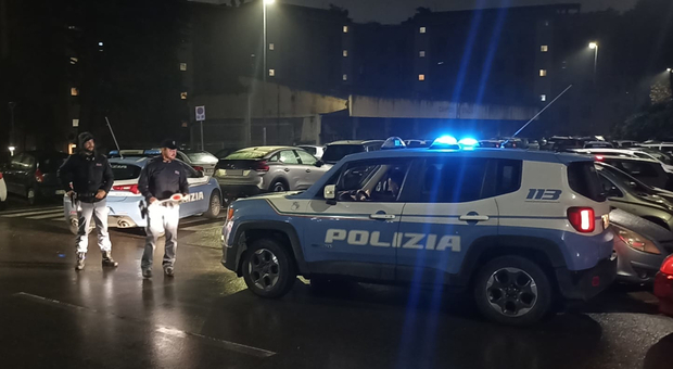 Roma, maxisequestro di droga nella roccaforte della criminalità di San Basilio: trovata anche una pistola